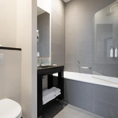 Catalonia Vondel 4*