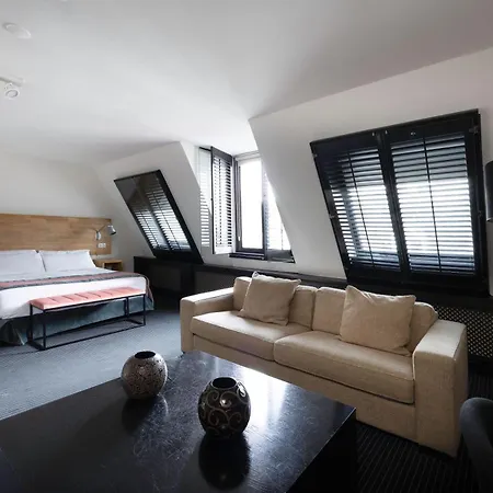 Catalonia Vondel 4*