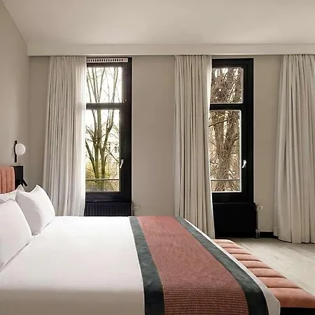 Catalonia Vondel 4*