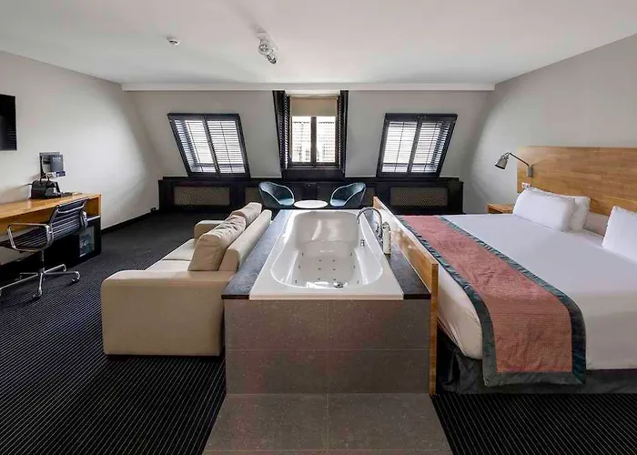 Catalonia Vondel 4* Амстердам