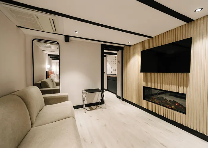 Catalonia Vondel 4* Амстердам