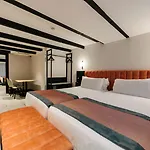Catalonia Vondel 4*