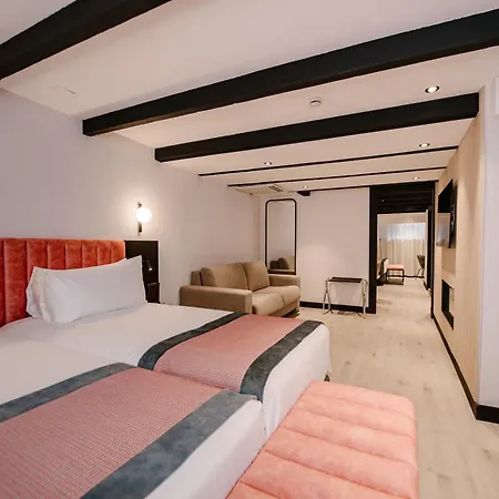 Catalonia Vondel 4*
