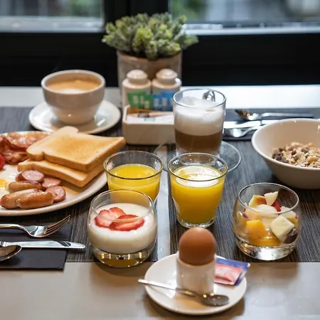 Otel Catalonia Vondel 4*